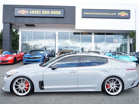 Used 2021 Kia Stinger GT2 image 2