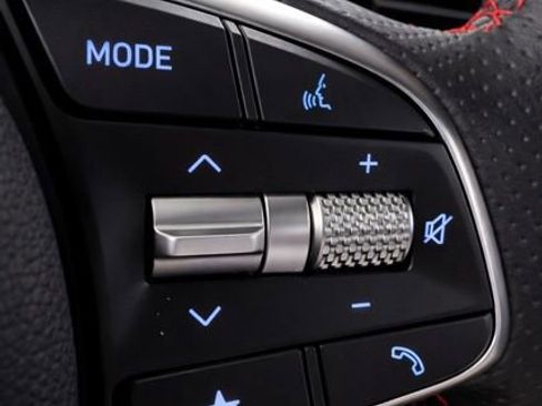 Used 2025 Genesis G70 2.5T w/ Sport Prestige Package image 35