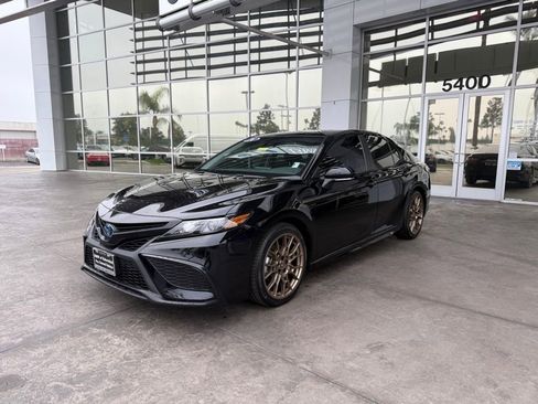 Used 2024 Toyota Camry SE w/ Convenience Package image 1