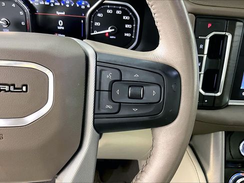 Used 2021 GMC Yukon XL Denali w/ Denali Premium Package RWD image 24