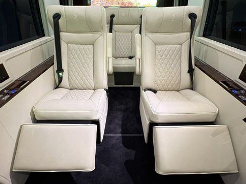 Used 2025 Mercedes-Benz Sprinter 2500 image 20