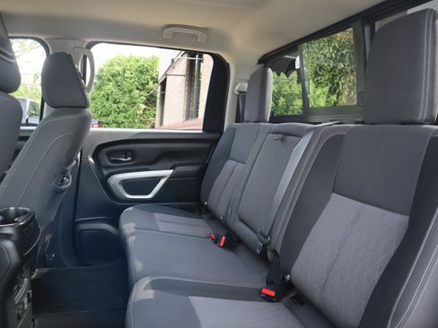 Used 2021 Nissan Titan SV w/ SV Convenience Package AWD/4WD image 29