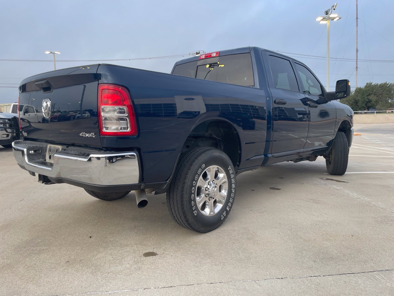 Used 2024 RAM 2500 Tradesman w/ Chrome Appearance Group AWD/4WD image 6