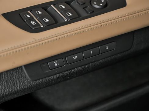 Used 2015 BMW 750i xDrive image 16