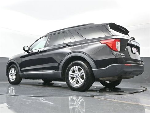 Used 2020 Ford Explorer XLT w/ Comfort Package image 22