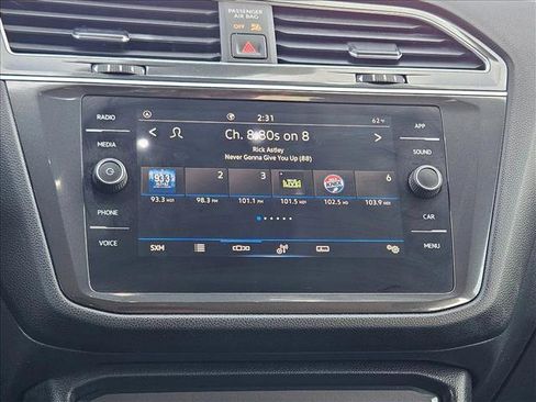 Used 2023 Volkswagen Tiguan SE FWD image 16