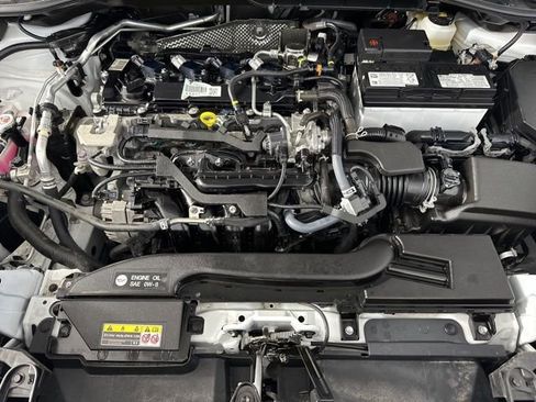 Used 2024 Toyota Corolla Cross LE image 10