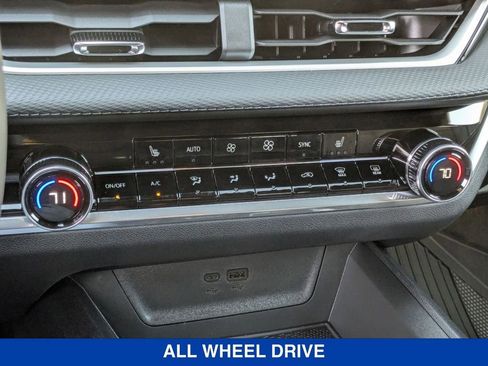 New 2026 Chevrolet Equinox LT w/ Convenience Package II image 23