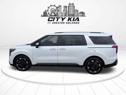 New 2027 Kia Carnival EX FWD image 3