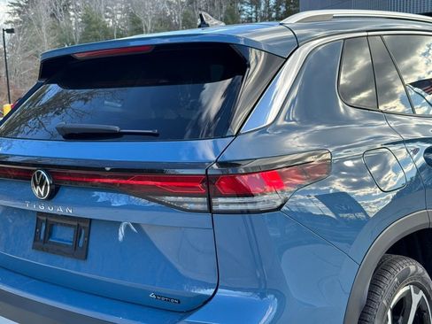 New 2026 Volkswagen Tiguan SE image 11