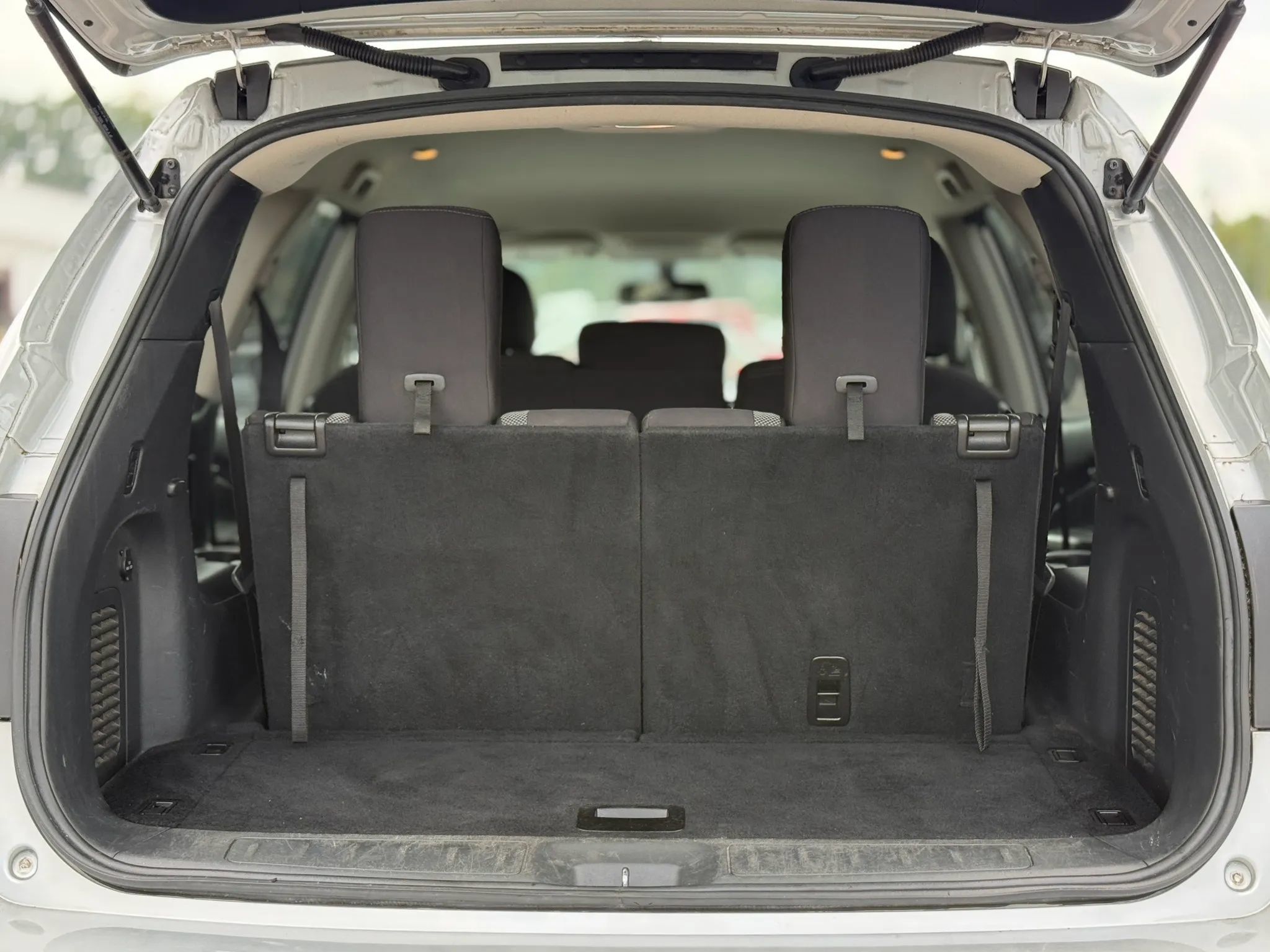 Used 2018 Nissan Pathfinder SV AWD/4WD image 29