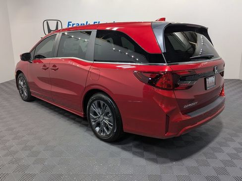 New 2026 Honda Odyssey Touring image 4