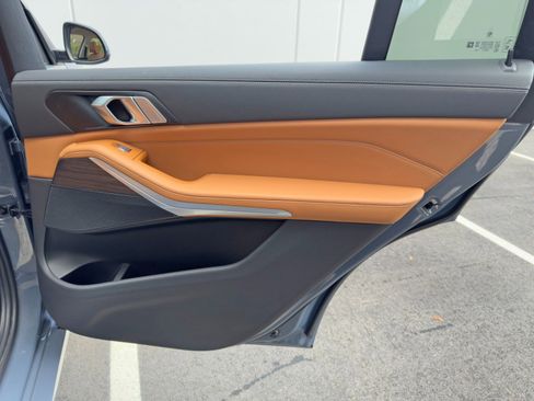 Used 2023 BMW X7 xDrive40i w/ Climate Comfort Package image 51