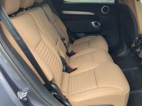 New 2026 Land Rover Discovery Limited Edition AWD/4WD image 22
