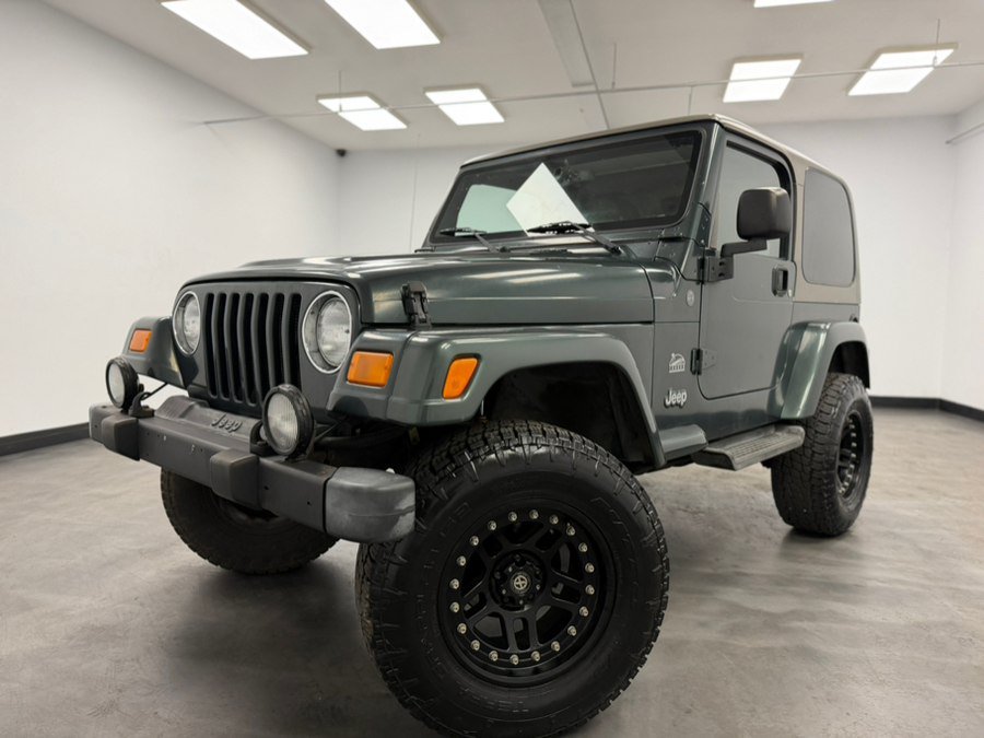 Used 2004 Jeep Wrangler Sahara w/ Dual Top Group AWD/4WD image 3