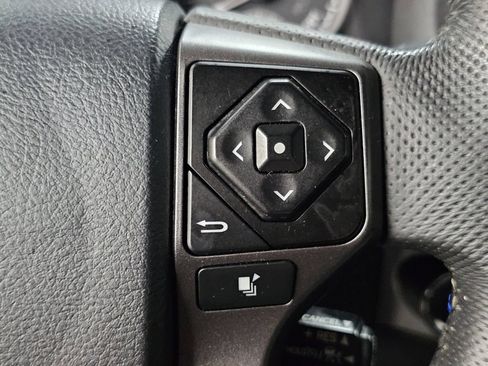 Used 2023 Toyota Tacoma TRD Sport AWD/4WD image 32