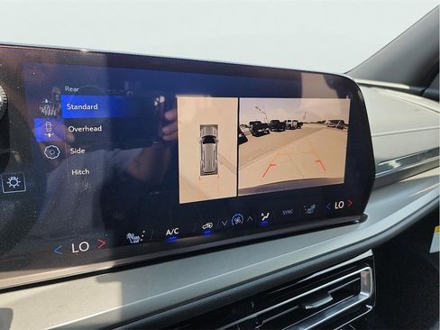 New 2025 Chevrolet Traverse LT w/ Driver Confidence Package image 24