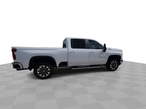 Used 2024 Chevrolet Silverado 2500 LT AWD/4WD image 9