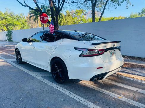Used 2019 Nissan Maxima SR w/ Premium Package image 3