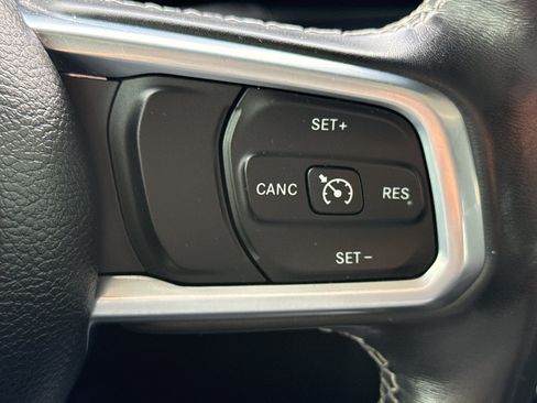Used 2021 Jeep Wrangler Unlimited Sahara w/ Uconnect 4C Nav & Sound Group AWD/4WD image 19