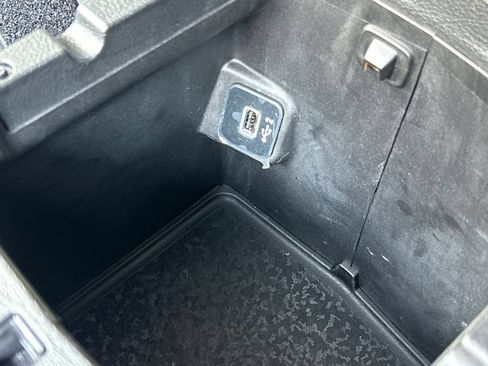 Used 2024 Jeep Wrangler Unlimited AWD/4WD image 35