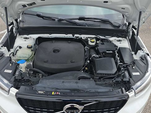 Used 2020 Volvo XC40 T5 R-Design AWD/4WD image 18