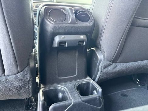 Used 2022 Jeep Wrangler Unlimited Sport AWD/4WD image 14