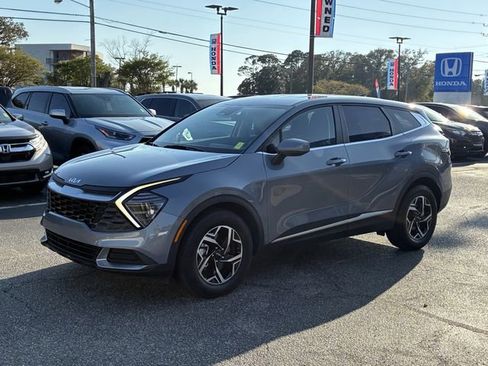 Used 2025 Kia Sportage LX image 6