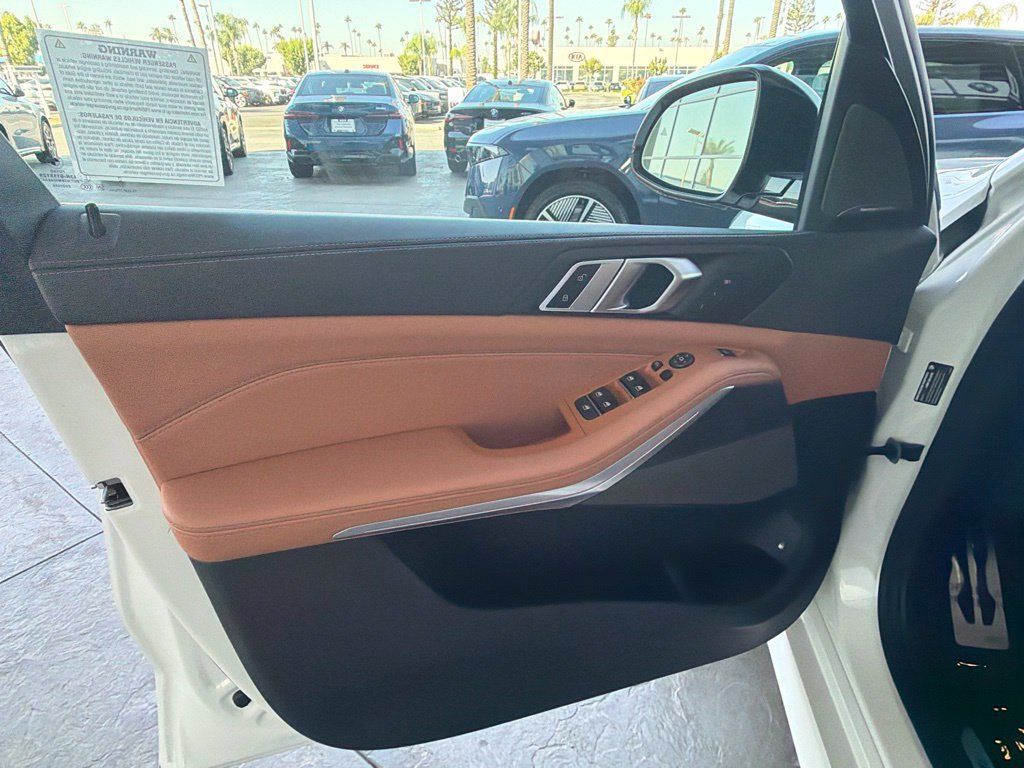Used 2024 BMW X5 xDrive50e w/ Executive Package AWD/4WD image 9