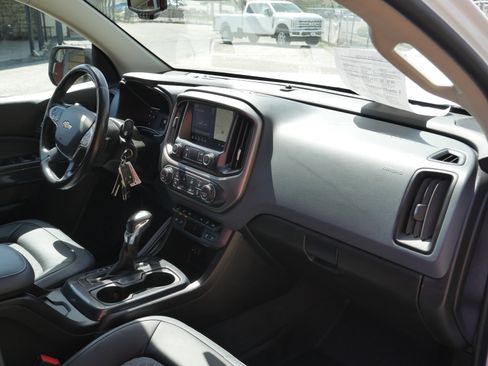 Used 2022 Chevrolet Colorado Z71 w/ Safety Package AWD/4WD image 27