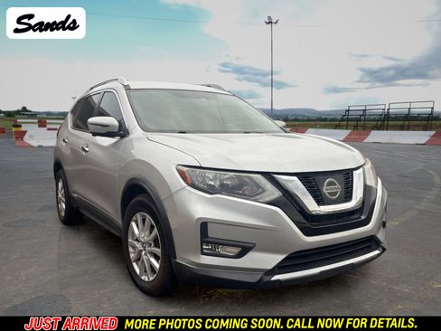 Used 2017 Nissan Rogue SV w/ SV Premium Package FWD image 1