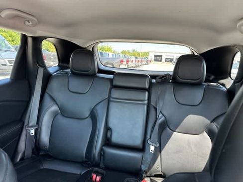 Certified 2019 Jeep Cherokee Limited AWD/4WD image 5