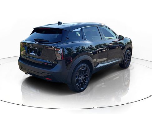 Used 2025 Nissan Kicks SR AWD/4WD image 2