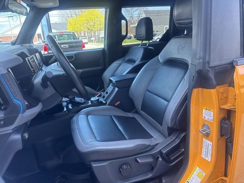 Used 2022 Ford Bronco Black Diamond image 12