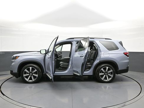 Used 2023 Honda Pilot Elite image 45