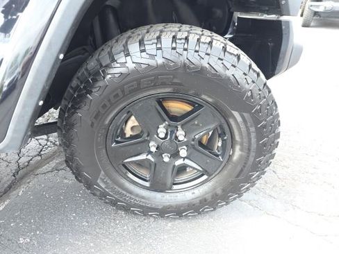 Used 2021 Jeep Gladiator Sport AWD/4WD image 46