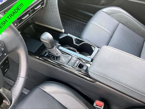 Used 2025 Toyota Camry XLE FWD image 17