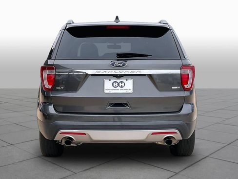 Used 2017 Ford Explorer XLT w/ Equipment Group 202A AWD/4WD image 5