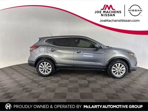 Used 2021 Nissan Rogue Sport S image 5