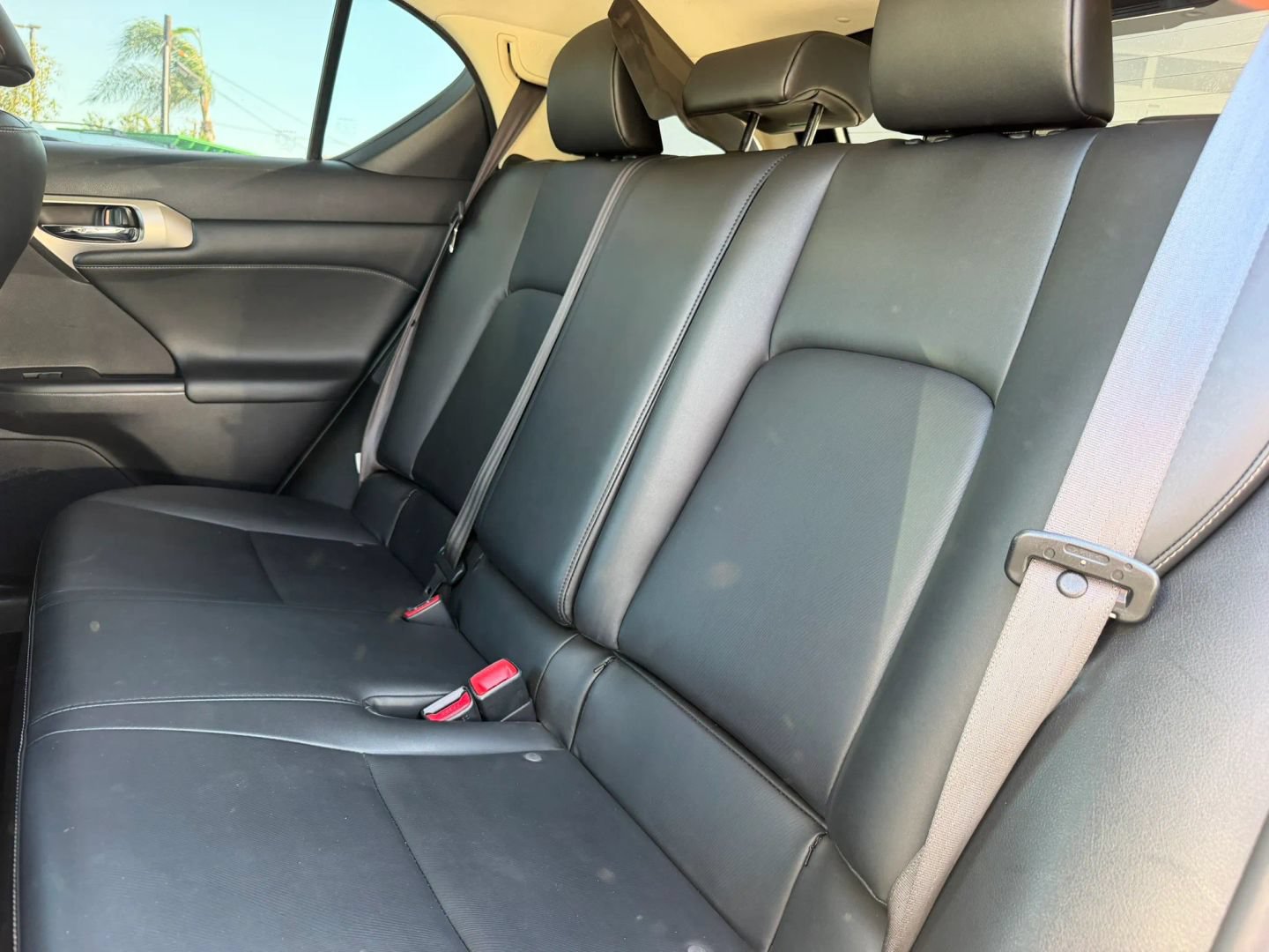 Used 2015 Lexus CT 200h w/ Navigation Package FWD image 14