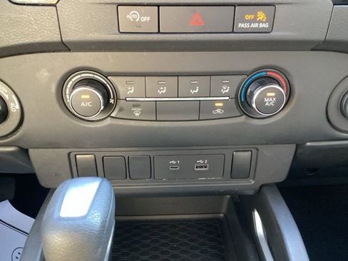 Used 2023 Nissan Frontier SV image 17