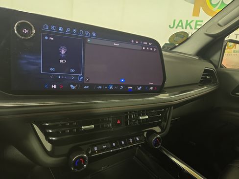 Certified 2025 Chevrolet Suburban RST w/ Comfort Package image 24