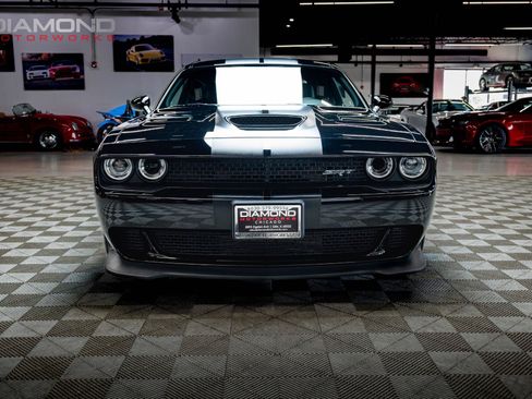 Used 2016 Dodge Challenger SRT Hellcat RWD image 13