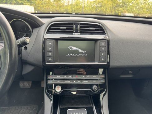 Used 2018 Jaguar XE Premium AWD/4WD image 34