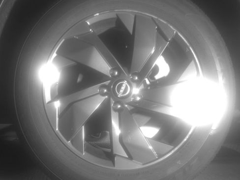 Used 2025 Nissan Rogue SV FWD image 17
