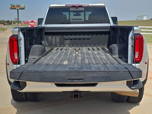 Used 2022 GMC Sierra 3500 Denali AWD/4WD image 12