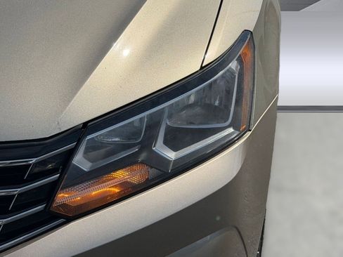 Used 2016 Volkswagen Passat 1.8T SE image 11