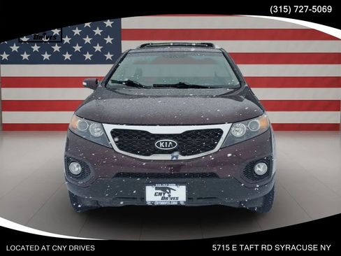 Used 2013 Kia Sorento LX w/ Convenience Pkg AWD/4WD image 2