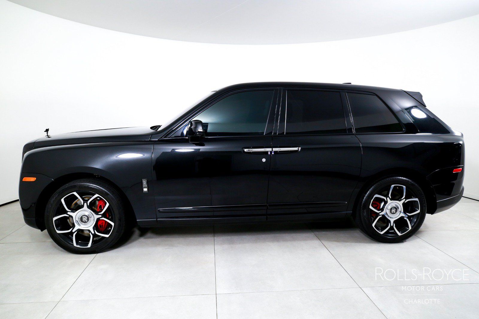 Used 2020 Rolls-Royce Cullinan Black Badge AWD/4WD image 3
