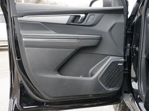 Used 2025 Buick Enclave Preferred image 14